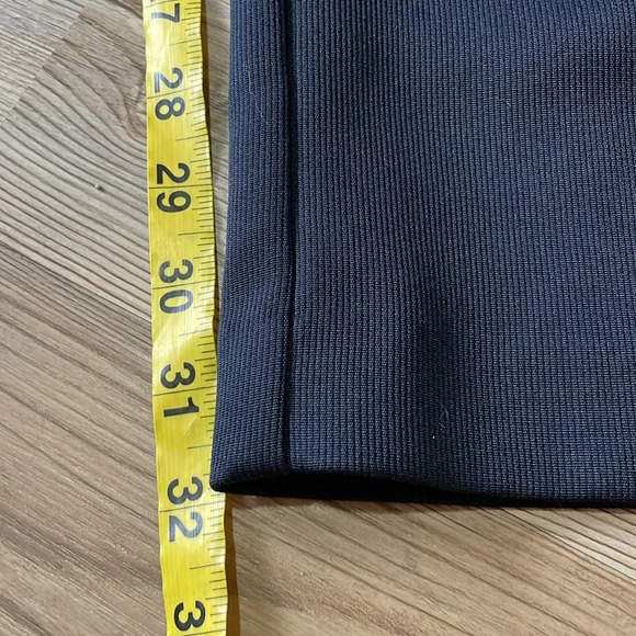 Izod Perform X straight leg pants Flat front Subtle texture Mens size 34 Navy - Picture 8 of 13